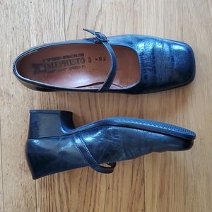 Mephisto black leather Mary Jane pumps 6.5